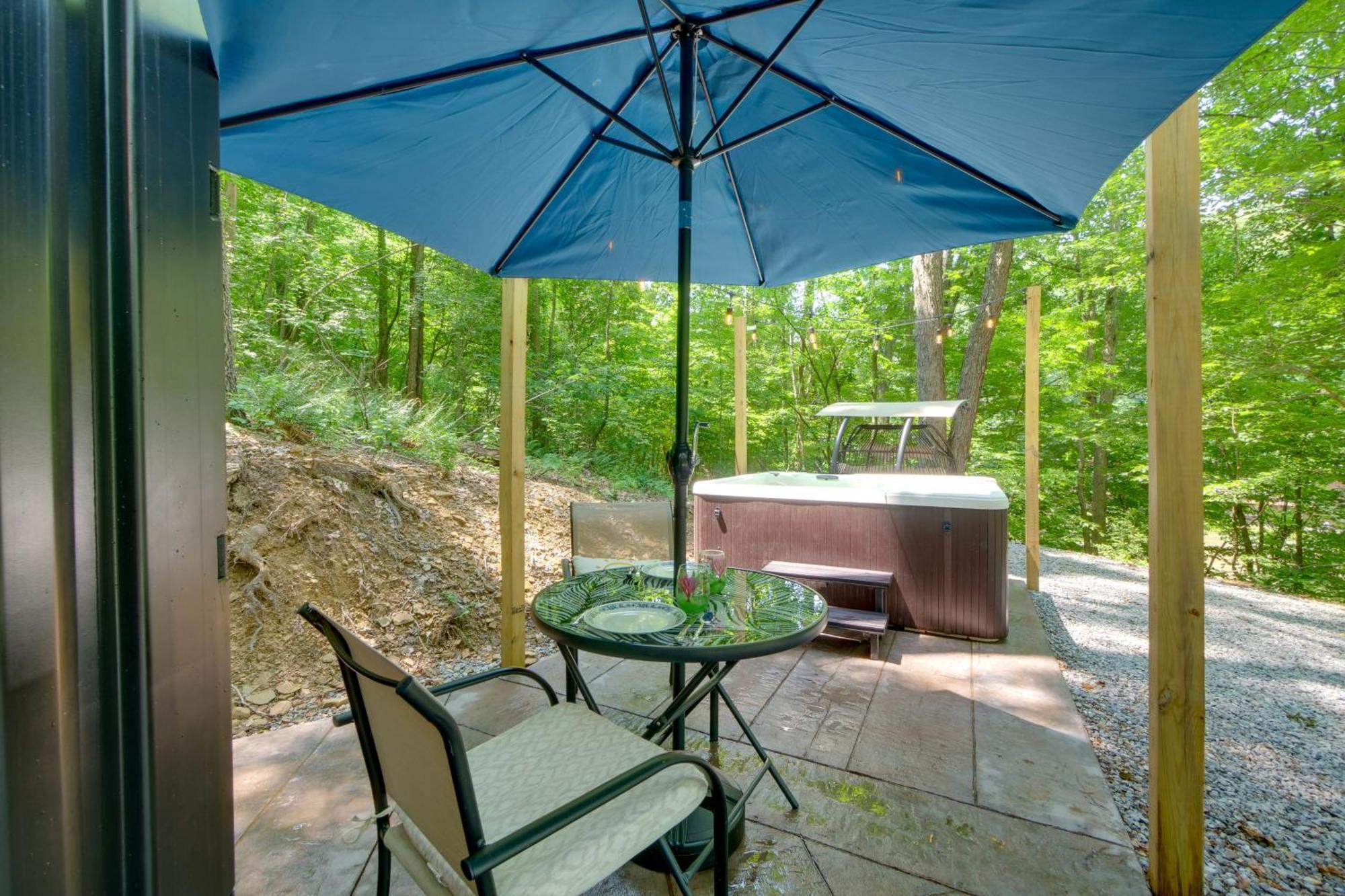 Tiny Home With Hot Tub By Mohican State Park! Loudonville Екстер'єр фото